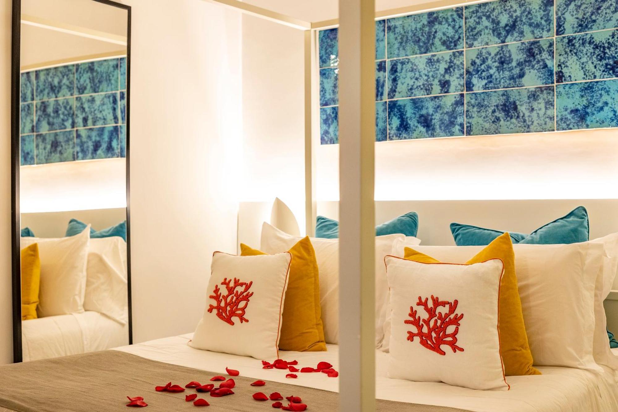 Suite Apartment Capri Con Jacuzzi In Piazzetta Exterior photo